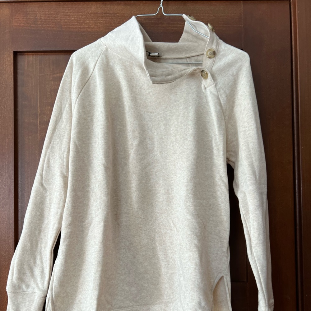 Wide Button Collar Pullover Sweatshirt